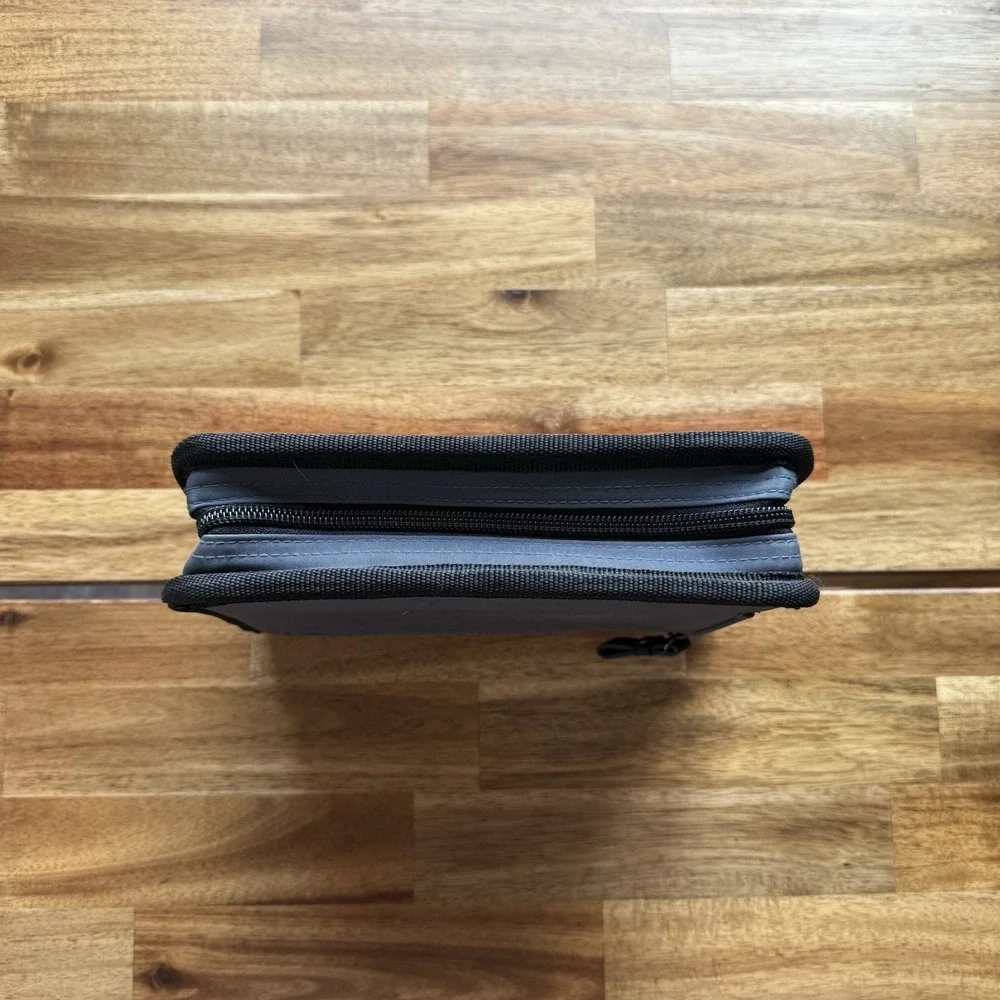 Franklin Covey 27695.573 Compact Zipper Binder Black Synthetic Mat Planner READ